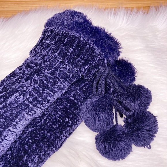 Jane and Bleecker Cable Knit Fuzzy Slipper Socks NWOT - Picture 2 of 7